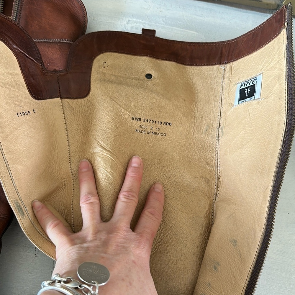 Frye 4001 Buttery Soft Leather Round Toe Tall Riding Boots 8.5 Inside Zipper - Picture 16 of 16